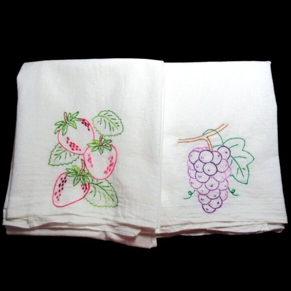 Vintage Embroidered Kitchen Dish Tea Towels Strawberry Grape Hand Stitched 21x36 - Picture 1 of 7